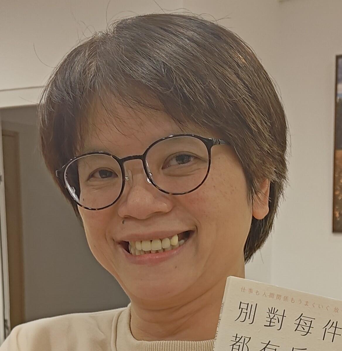 佩伶，電商經營者